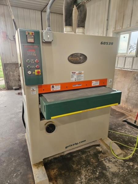 36" Grizzly #G0539, 1-Head Wide Belt, combination contact roll and graphite platen, 15 HP, 37" x 60" belt