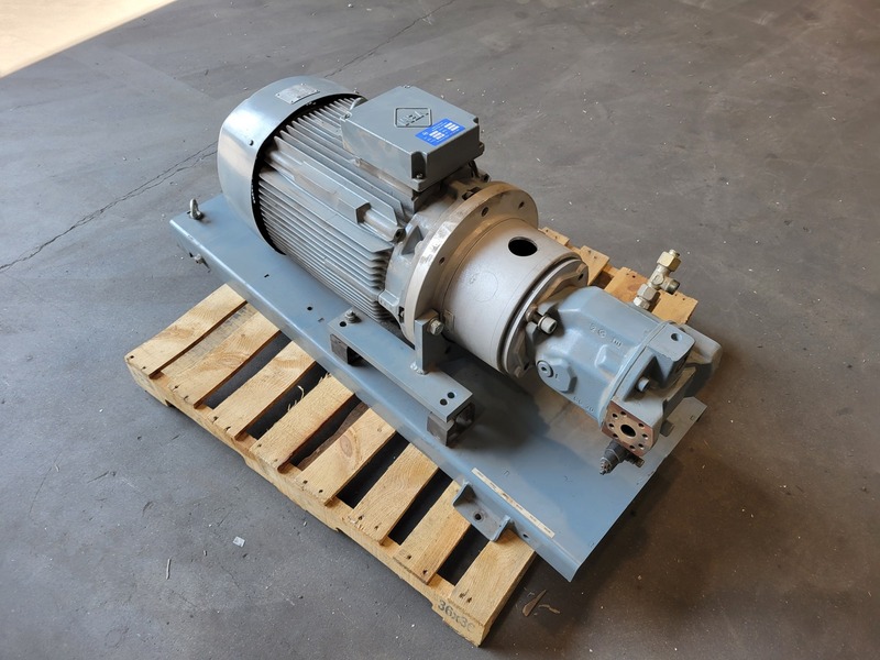 Brueninghaus #A10VSO-71-DFR1/31R-PPA12N00-SO405, hydraulic pump, 30 HP, 230/460 V. motor, 2000