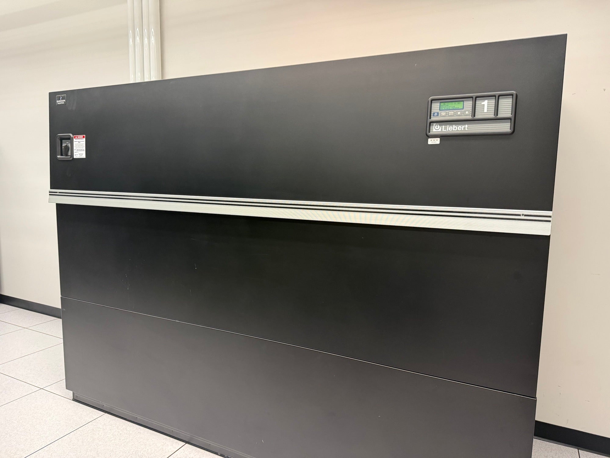 Image for 20 Ton Liebert #DH245AUAAEI, Deluxe System 3 CRAC Unit, 460 Volts, 3 Phase (2 available)