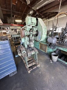 14 Ton, Niagara #A2, tilt punch press w/ flywheel, 1-3/4" stroke, 7-1/2" Shut Height, 15-1/2" x 10" table