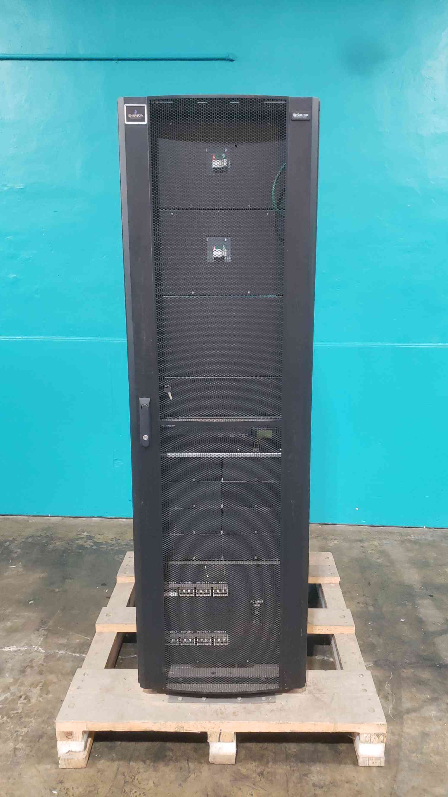 400 VDC NetSure #9500, DC Power System Rectifier, w/ (7) Emerson R400-15000e 15 kW Modules