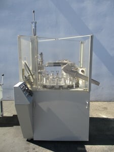 16 station automatic rotary liquid filling machine