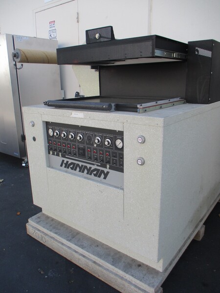 Hannan #320-C, skin packaging vacuum shrink wrapper