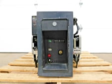 800 Amps, General Electric, AKR-6D-30, low voltage power circuit breaker, 635 Volts