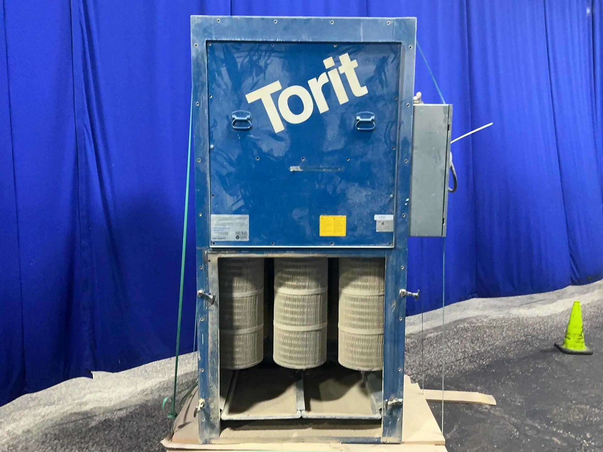 Donaldson #ECB-1, dust collector, 5 HP, 208/460 V., 3 phase
