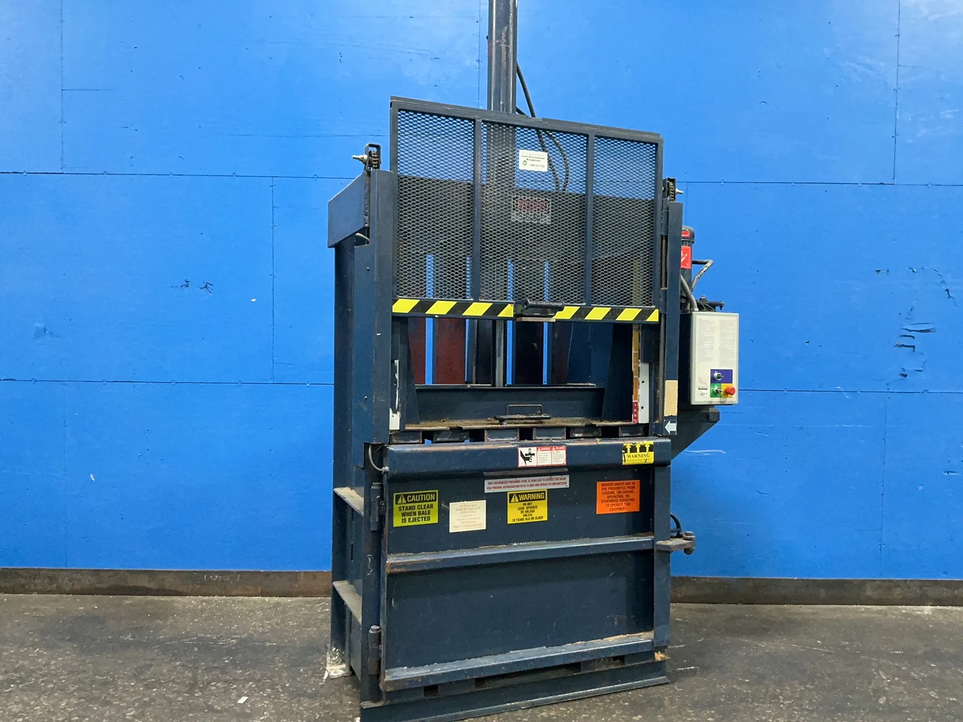 46" x 24" JV Manufacturing #DL-46-LD-VB, vertical baler, 230/460 V., 2002