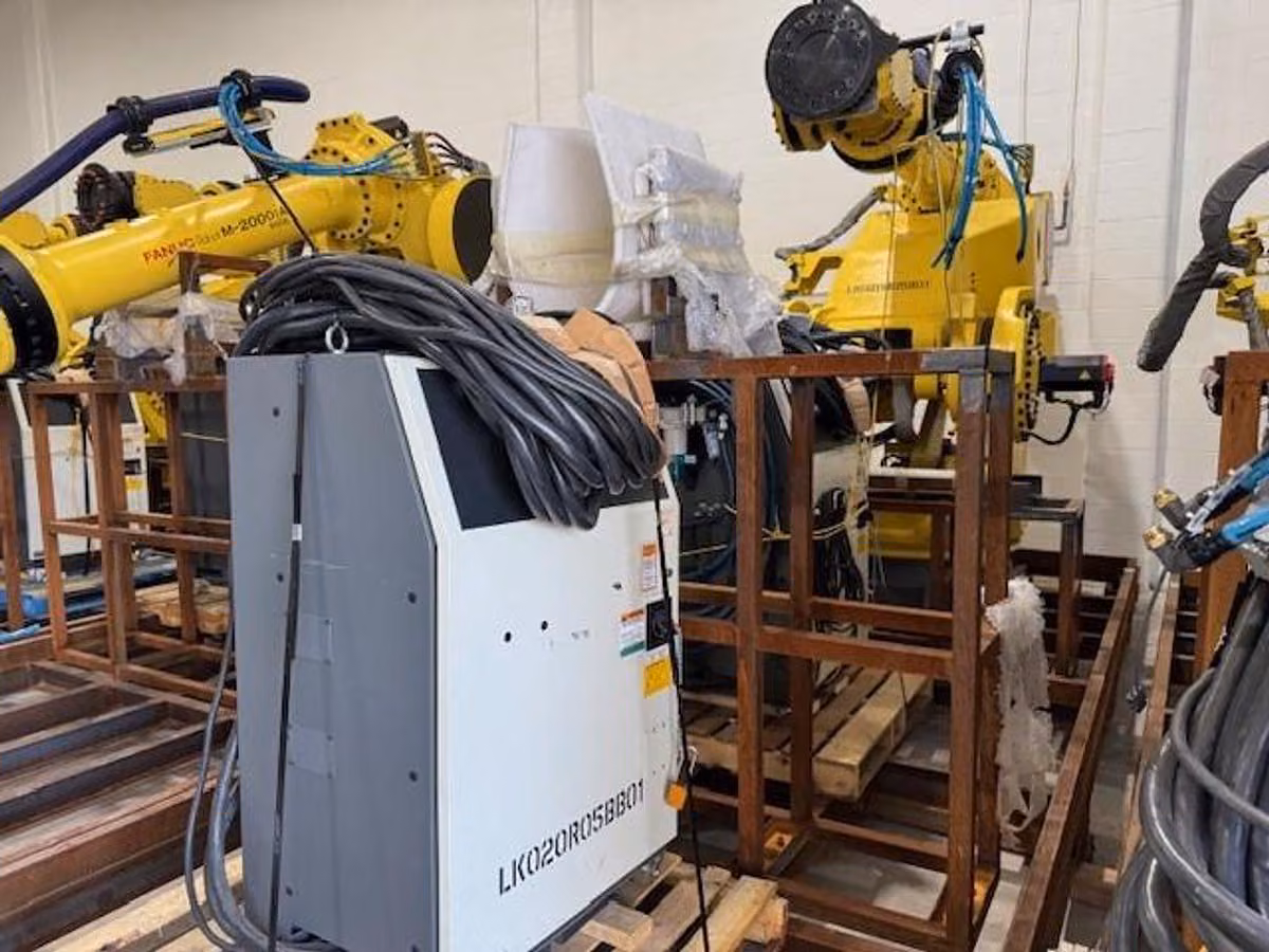 Fanuc M-2000IA/900L, 6-Axis Industrial Robot, 900 KG Payload, 4,683 MM Reach, R-30iB Controller