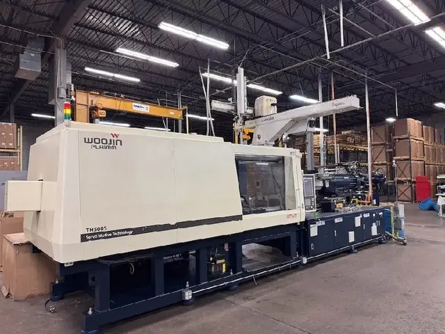 500 Ton, 52 oz., Woojin #TH500S, injection molding machine, 34.25" x 32.28" tie bars, 49.6" platen, KEBA