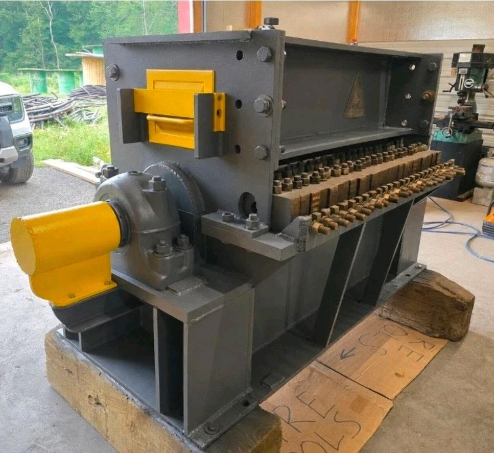 Montgomery #HE-ER-50, Industrial Hammermill, 14" x 50" feed opening, 150 HP Lincoln electric motor