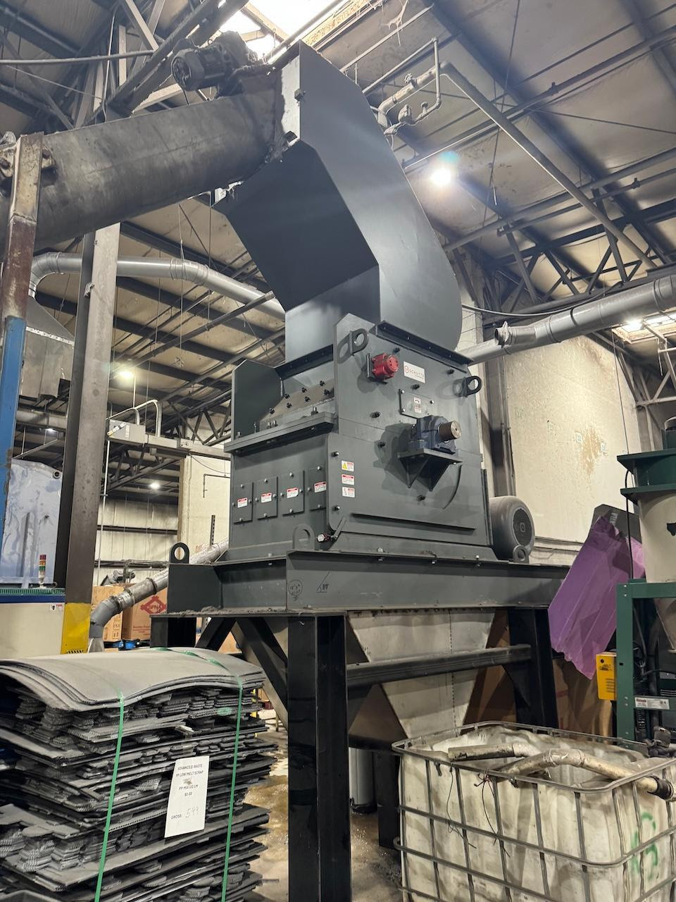 Schutte #WA-40-H, Industrial Hammermill, 40" feed opening, 40" rotor diameter, 200 HP, 5 hours