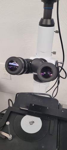 Pace Technologies #IM-3000, Metallurgical Microscope, 8.9" x 7" stage, 1.6" X, 1.6" Y, 12V/50 width halogen