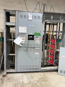 Commercial Switchgear Commerical Switchgear Limited, 3 phase switchgear unit - 1600 a main bus, 347/600-636