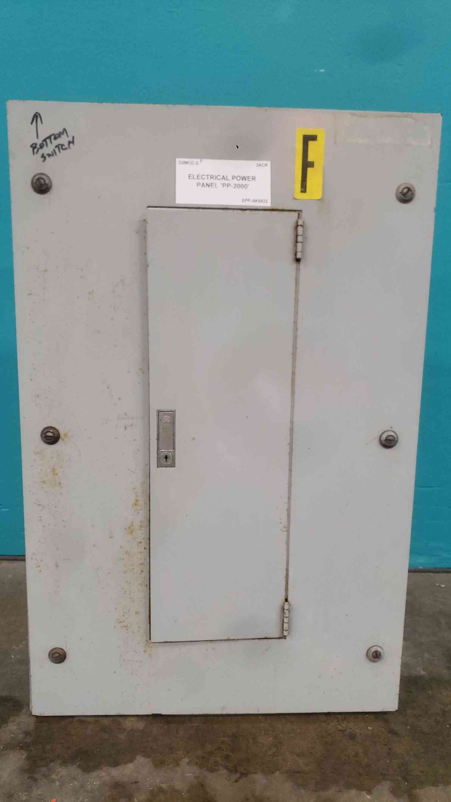 100 Amp. General Electric, TQB Frame Panelboard, 3 Phase, Main Breaker w/ 7x 100A, 2x 60A Multi-Pole Breakers