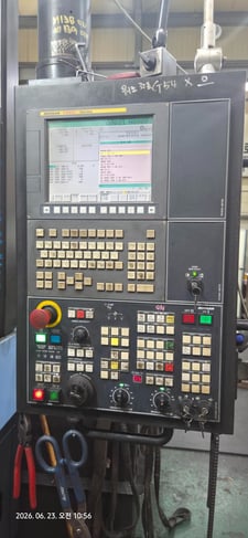 39.4" Daewoo Doosan #VT900, CNC vertical turret lathe, 24" tbl., 33.5" turning height, 18.5" X, 33.5" Z, 60