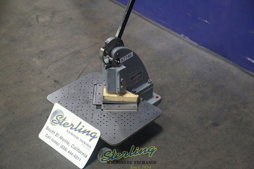 1 6" Ga. x 6" x 6" Di-Acro #No.1, notching machine, 300 lb., 1.5' x 2' x 2' overall
