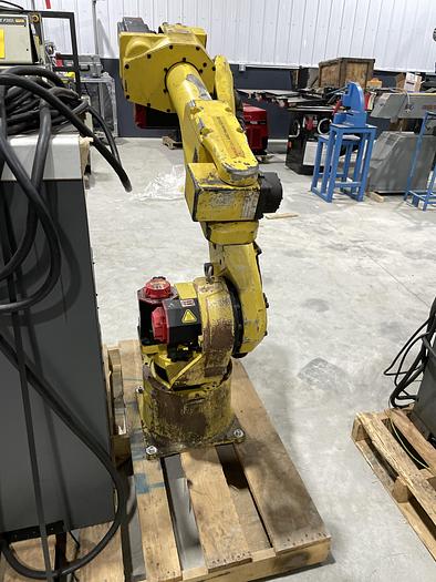 Fanuc, ARC Mate 120iB, 6-Axis Articulated Robot, 20 Kg Payload, 1667 mm Reach, RJ3iB Controller, 2004