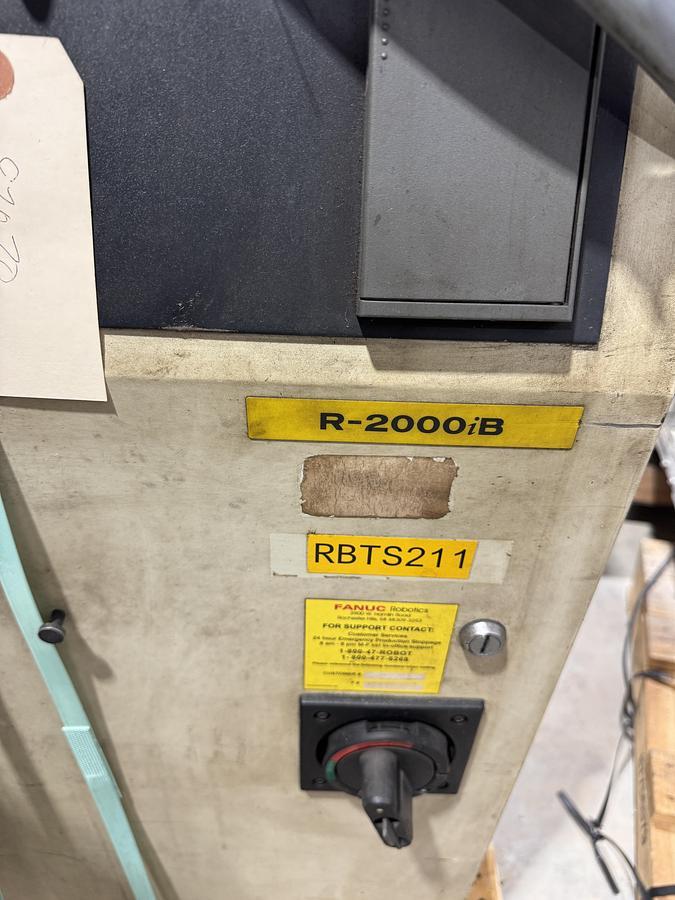 Fanuc, R-2000iB/165F, 6-Axis Articulated Robot, 165 Kg Payload, 2655 mm Reach, R-30iA Controller, 2007