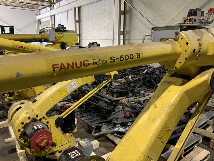 Fanuc, S-500iB, 6-Axis Articulated Robot, 15 Kg Payload, 2757 mm Reach, RJ3iB Controller, 2002 (2 available)