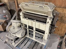 Bauermeister #B.D.1, 4-roll lump crusher, adjustable toothed rolls, 29" x 4" opening, 5 HP