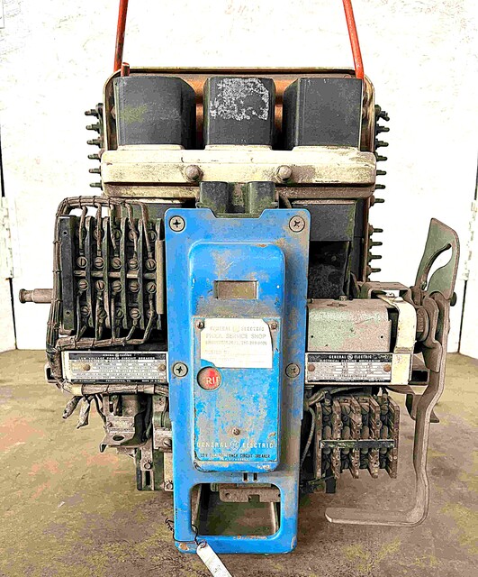 600 Amps, General Electric #AK-2-25-2, air circuit breaker, 600 Volts (6 available)
