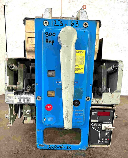 800 Amps, General Electric #AKR-4A-30, AC circuit breaker, Cutler-Hammer Digitrip RMS 610