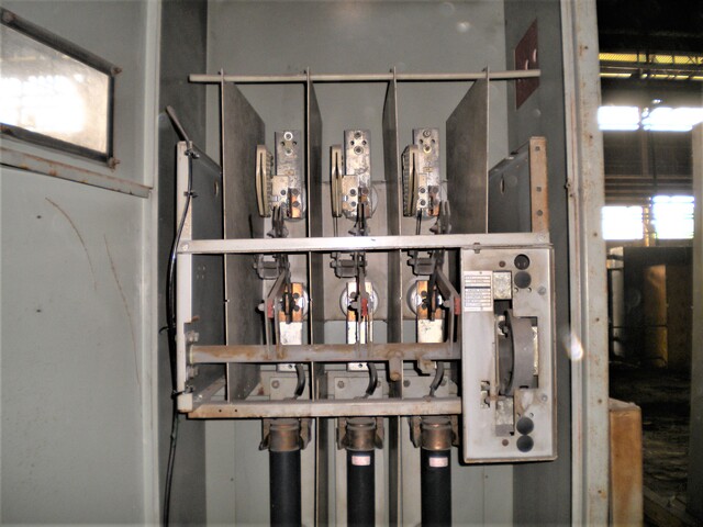 600 Amp. fused load brake interrupter switch, 15,000 Volts, indoor