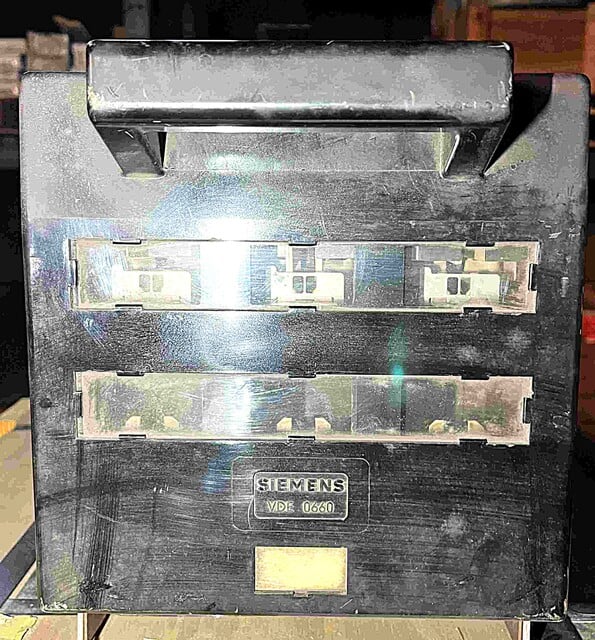 400 Amp. Siemens #3NP5330-OCAOO, fused AC safety switch, 3-pole, 1000 Volts (2 available)