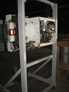 2000 Amps, Siemens #3AH4305-4, vacuum circuit breaker, 36,000 Volts