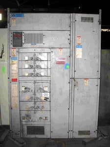 800 Amps, Westinghouse Pow-R-Line switchboard, 3 phase, 3 rise, 48W, (4) 200 Amp, (4) 100 Amp, (6) 30 Amp