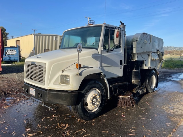 Tymco #600, street sweeper, FL70 chassis, 82,300 miles, 6,154 hours, 2003