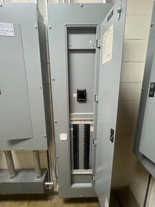 225 Amp. Westinghouse Panelboard, 480/208V, w/ 400A Main, 42-Circuit, Neutral (7 available)