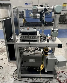 Universal Robots, ur- 5e, Cobot with parts loading base/station, 6-Axis, 11 lb. payload, 2020