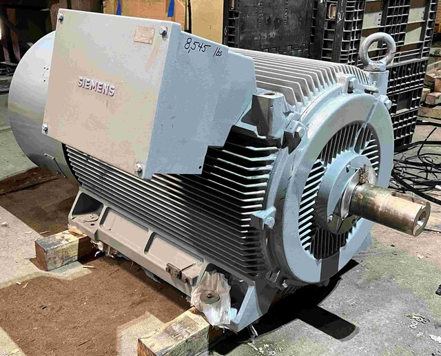 750 HP 895 RPM Siemens, TEFC, inverter duty, 460 Volts