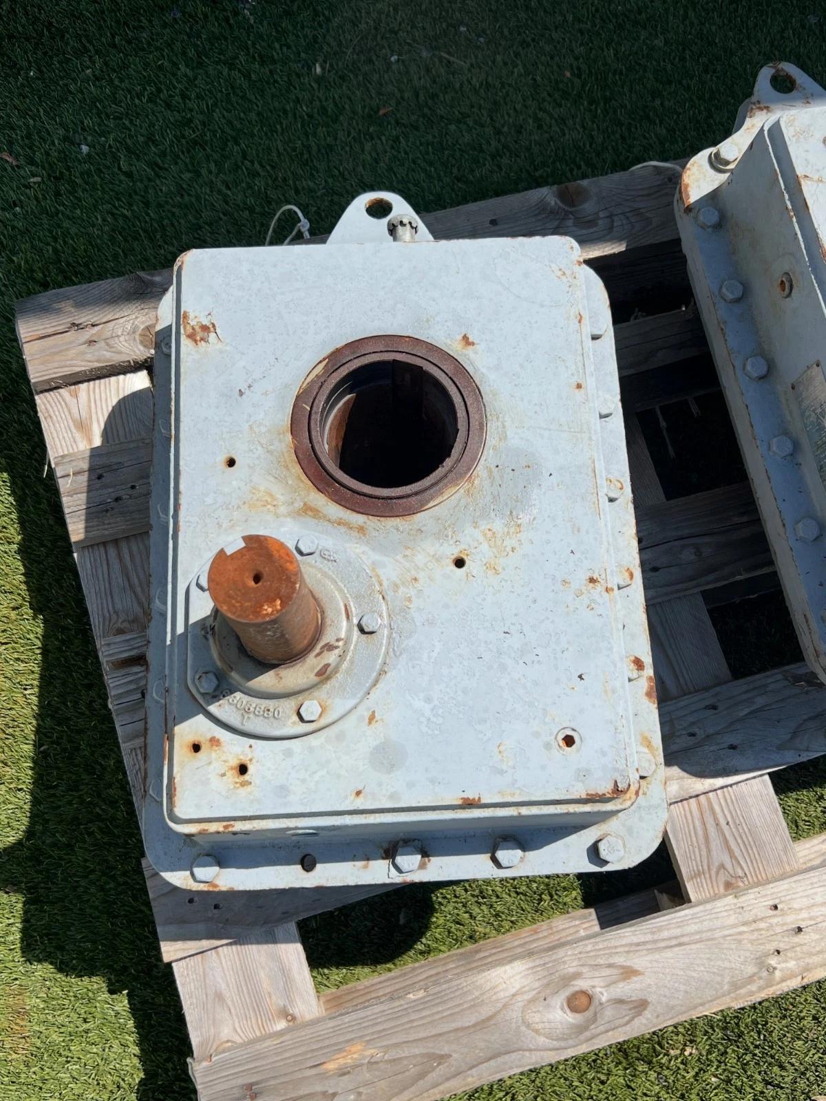 Falk #3315J-25, Quadrive Enclosed Gear Drive Speed Reducer, 24.97:1 ratio
