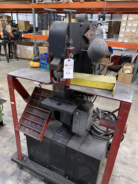 Davco, Ironworker, 30 ton, foot controls, push button, 1990