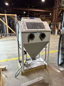 Econoline, suction abrasive blast cabinet, w/ dust collector foot pedal