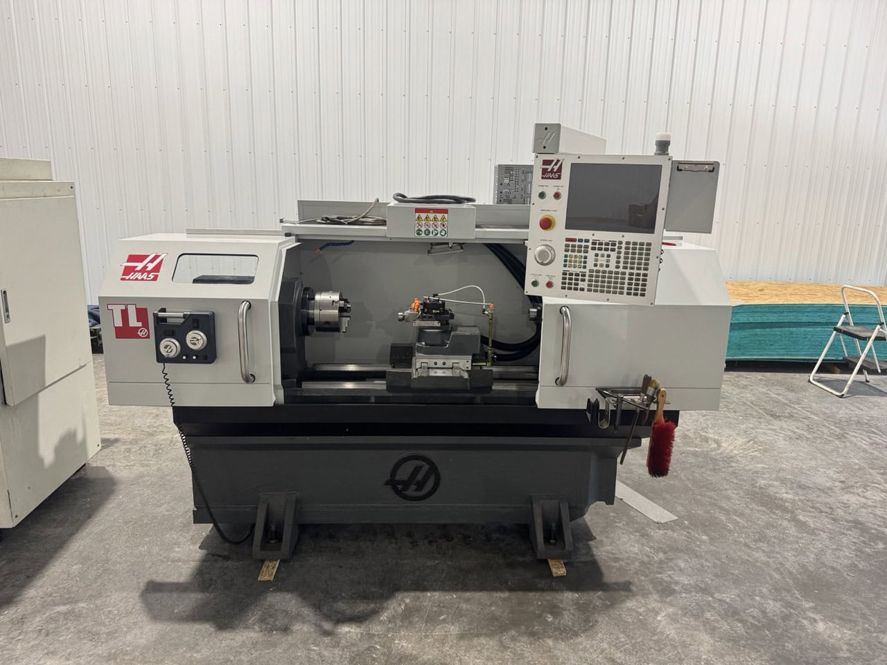 Haas #TL-1, CNC Lathe, 20" Swing, 16" diameter x 30" L, 8" Chuck, 1,800 RPM, 10 HP, 4-Station ATC, Tailstock