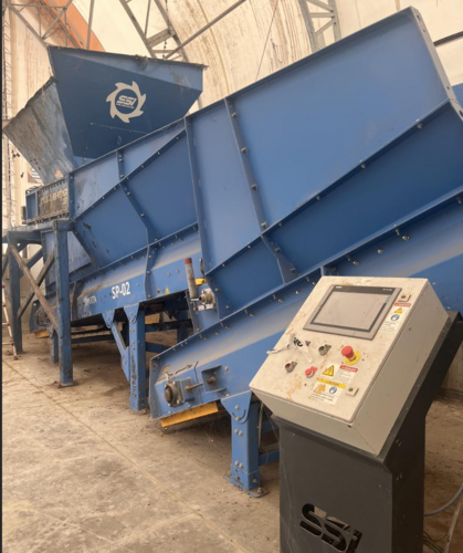 SSI #M85, Dual Shaft Shredder, 35" x 63" cutting chamber, 18.1" cutters, 100 HP, 575 V., 1,000 hours, 2020