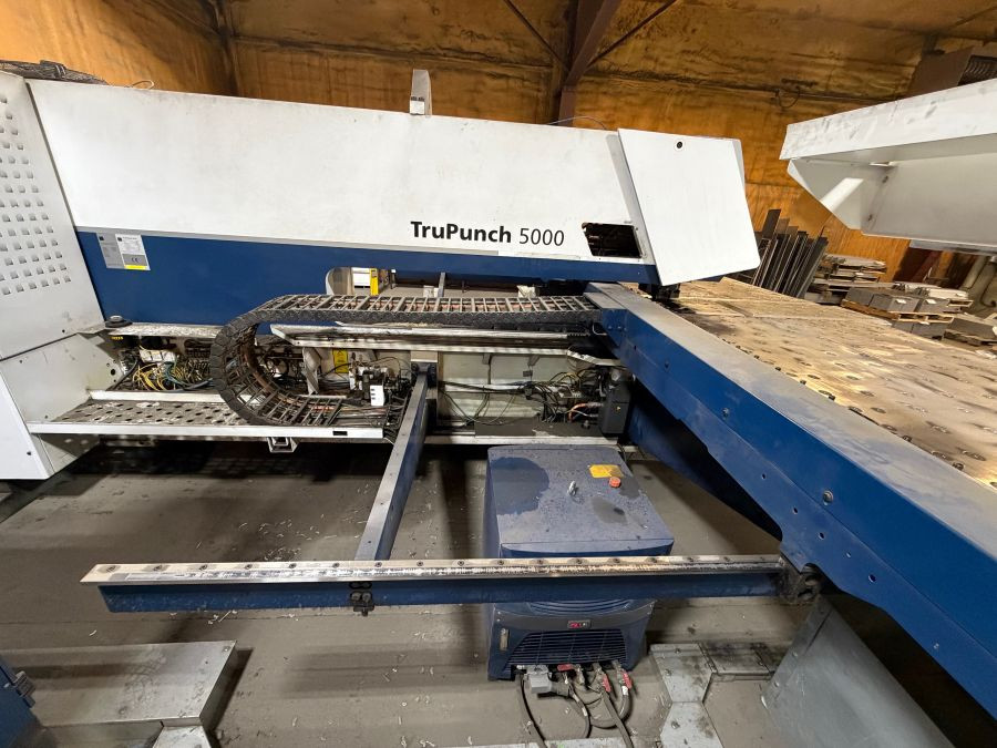 25 Ton, Trumpf #TruPunch-5000-1600, 3050 mm x 1550 mm, 21 station tools/clamps, 2009