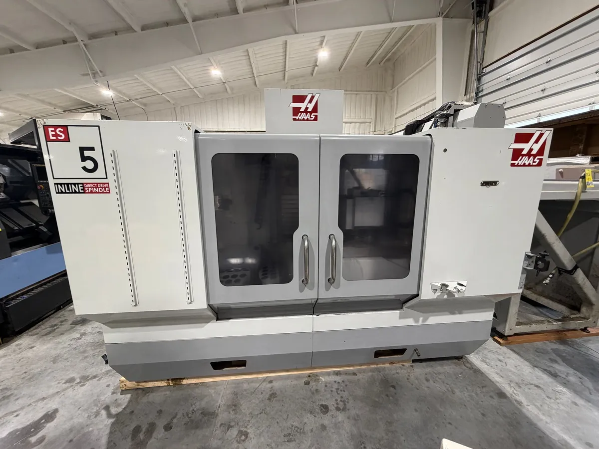 Haas #ES-5-4T, CNC Horizontal Machining Center, 40" X, 18" Y, 22" Z, 30 HP, 12,000 RPM, 40 automatic tool