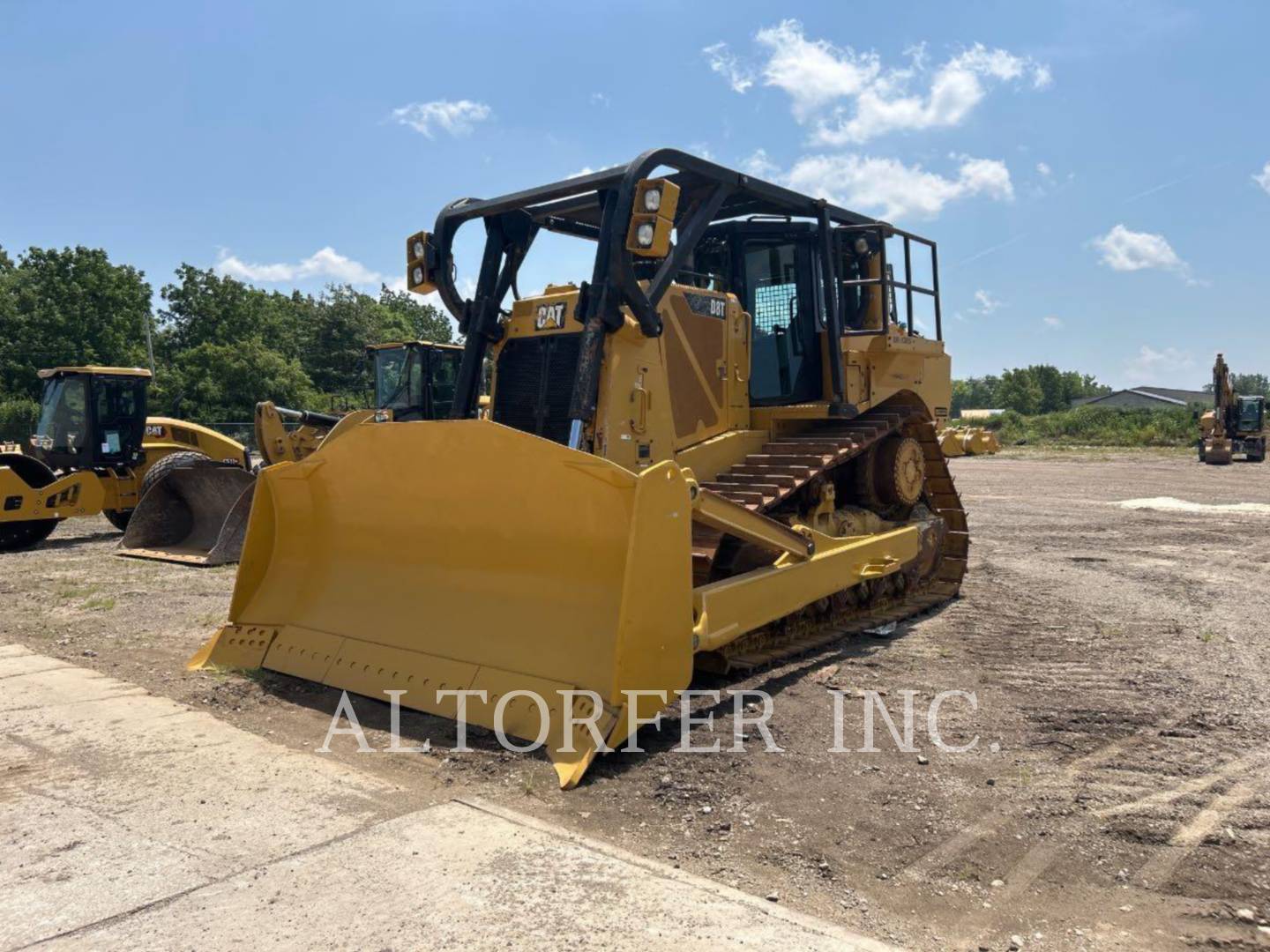 Caterpillar D8T, 2926 hours, S/N: AW400635, 2019