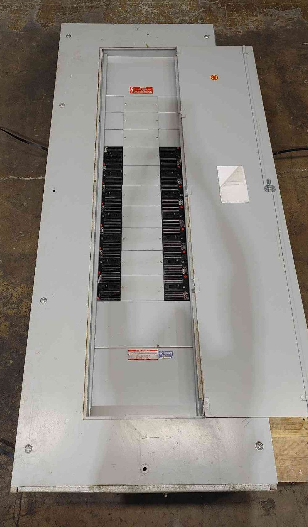 600 Amp. General Electric, CCB, panelboard enclosure, 240 Volts, 3 phase, 14x TED 50A 3-pole breakers