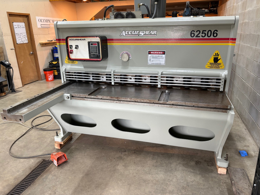 1/4" x 6' Accurshear #62506, hydraulic shear, 36" programmable Back Gauge, 4' squaring arm, 2006