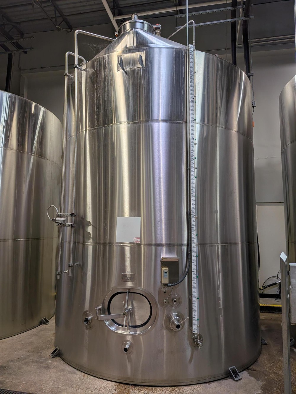 6400 gallon JV Northwest, Fermentation/Blending 2 Zone Glycol Chilled Tanks