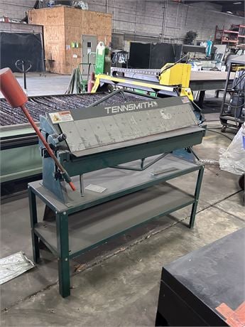 16 gauge x 4' Tennsmith #HBU48-16, manual box & pan brake, 135° bend angle, cam-lock clamping bar