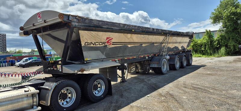 Gincor #SPIF, 48' quad axle live bottom trailer, air ride, tarp system, 132,167 lb. GVWR, 2023