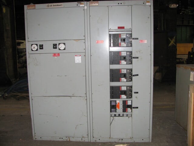 General Electric 8000, low voltage motor control, (4) 1200 Amp, (1) 400 Amp