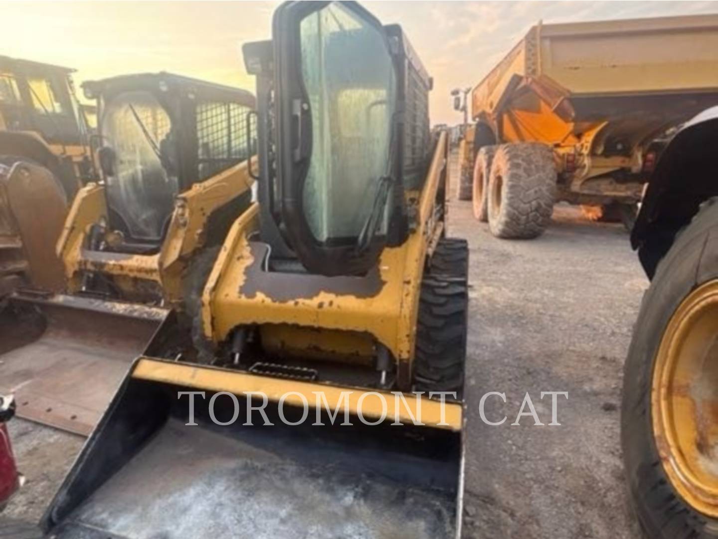 Cat 226B3, Skid Steer Loader, 2666 hours, S/N: MWD07818, 2015