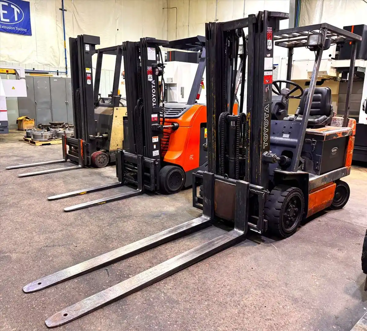 5,000 lb. Toyota #5FBC25, electric forklift, 3-stage mast, side shift, 185" lift height, 6' forks, overhead