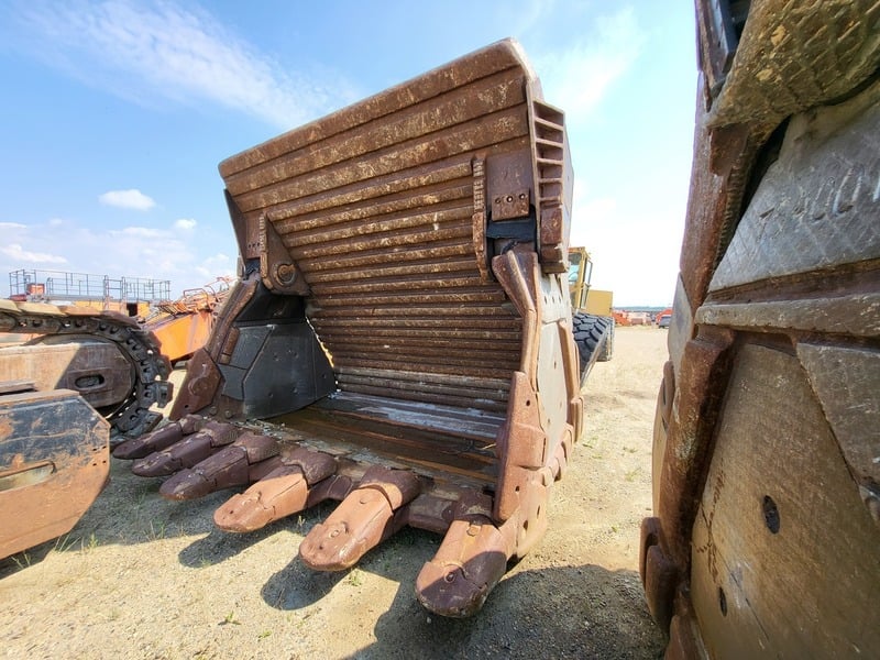 Hitachi #EX3600-5, FS Excavator Bucket, 147" wide inside to inside